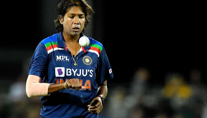 Jhulan Goswami: ঝুলনের ঝুলিতে ৬০০! কী বলছেন &#039;চাকদহ এক্সপ্রেস&#039;?