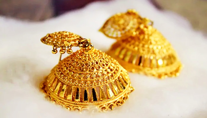 Gold Price Today: সুখবর! উৎসবের মুখে স্বস্তি, বুধবার শহরে আরও কমল সোনার দাম 
