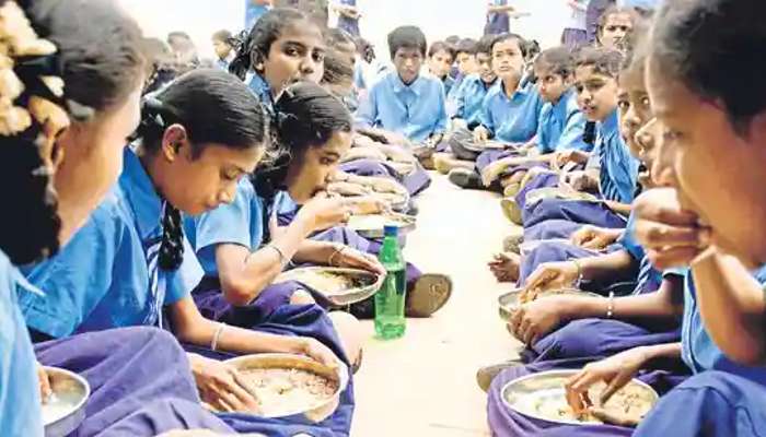 Mid-Day Meal হল &#039;PM Poshan&#039;, সবেতেই প্রধানমন্ত্রীর নাম? বিরোধিতা TMC-র    