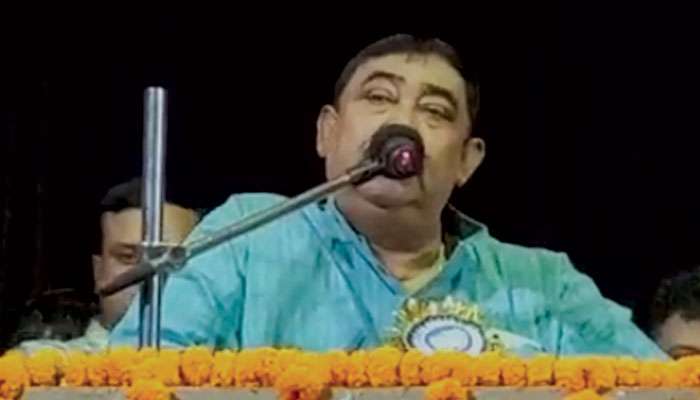 Visva Bharati: প্রচুর নেশা করছে বিশ্বভারতীর ছেলেমেয়েরা, রবীন্দ্রনাথ বেঁচে থাকলে সুইসাইড করতেন: অনুব্রত Visva Bharati: প্রচুর নেশা করছে বিশ্বভারতীর ছেলেমেয়েরা, রবীন্দ্রনাথ বেঁচে থাকলে সুইসাইড করতেন: অনুব্রত
