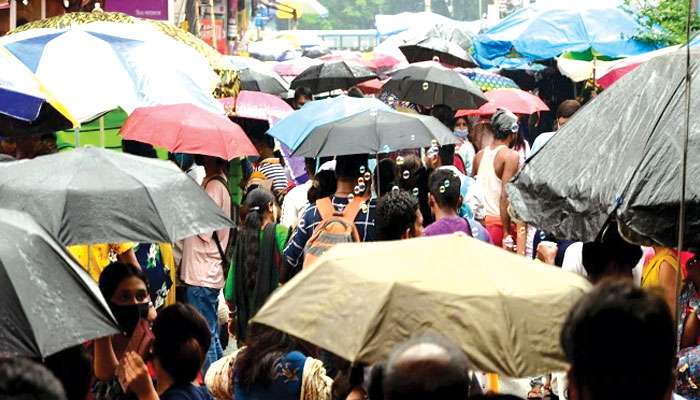 Rain: দুর্যোগ থেকে রেহাই নেই, বুধবার পর্যন্ত ভারী বৃষ্টির সম্ভাবনা কলকাতা-সহ দক্ষিণবঙ্গে, চলবে দমকা হাওয়া