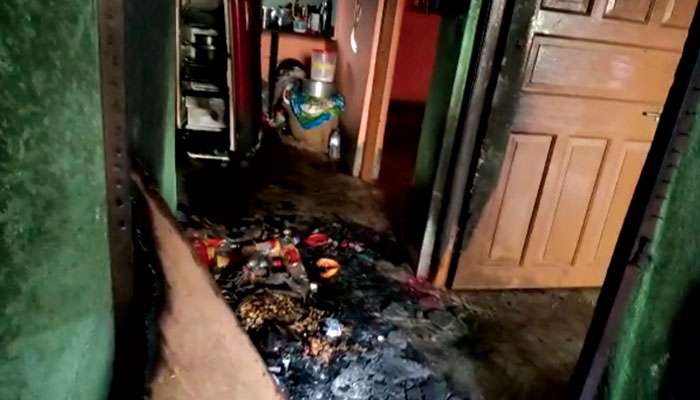 Barrackpore: ব্যারাকপুরে বিস্ফোরণে উড়ে গেল বাড়ির ছাদ; চুরমার দরজা-জানালা, আটক ৩
