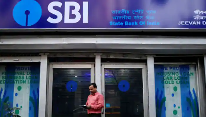 SBI অ্যাকাউন্টধারীদের জন্য সুখবর! মাত্র ৩৪২ টাকায় ৪ লক্ষের সুবিধা, জেনে নিন সব তথ্য 