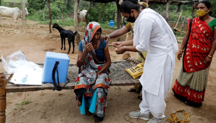 Door to Door Vaccination: অনগ্রসর জেলাগুলিতে শীঘ্রই বাড়ি বাড়ি গিয়ে টিকাকরণ, ঘোষণা স্বাস্থ্যমন্ত্রকের