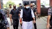 সশস্ত্র দেহরক্ষীকে নিয়ে বুথে! নিশীথের বিরুদ্ধে বিধিভঙ্গের অভিযোগ খারিজ কমিশনের 