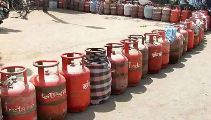 আবার বাড়ল LPG-র দাম, এবার একধাক্কায় ২৬৬ টাকা