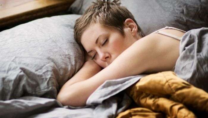  Sleeping Tips:  মানসিক চাপ বাড়ায় রাতে নিয়মিত ঘুম হয় না? উপায় শ্বাস-প্রশ্বাস নিয়ন্ত্রণ