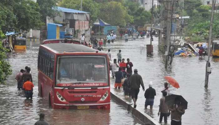 Chennai rains: প্রবল বৃষ্টিতে ভাসছে তামিলনাড়ু, বন্ধ স্কুল-কলেজ, বাড়ি থেকে কাজ সরকারি দফতরের