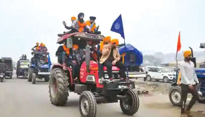 Farmers Protest: উত্তাপ বাড়তে চলেছে দিল্লির! শীত অধিবেশনে রোজ সংসদ পর্যন্ত ট্রাক্টর মিছিল কৃষকদের