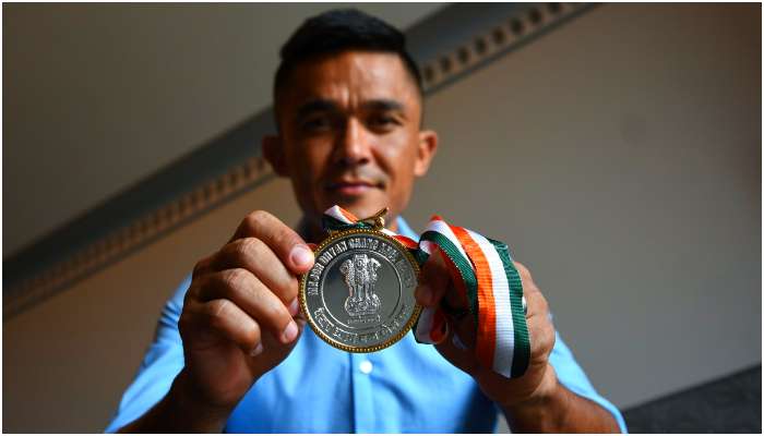 Sunil Chhetri: হাতে Khel Ratna নিয়ে আবেগি 'ক্য়াপ্টেন ফ্যান্টাস্টিক'! করলেন ট্যুইট