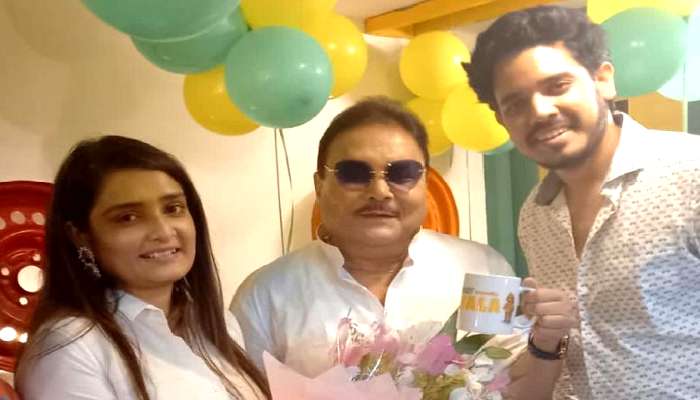 Twaritaর নতুন ক্যাফেতে হাজির Madan Mitra, পকেটফ্রেন্ডলি অটোওয়ালায় জমল আড্ডা