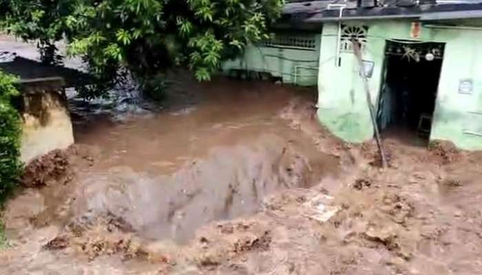 ভয়ঙ্কর বন্যায় ভাসল অন্ধ্রপ্রদেশ, জলের তোড়ে প্রাণ হারাল ৩০, বাড়ছে মৃতের সংখ্যা