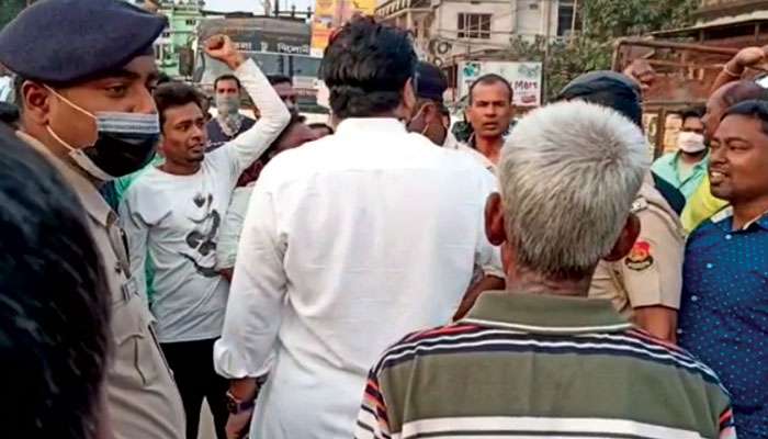 Tripura: বাবুলের গাড়ি আটকে তুমুল বিক্ষোভ বিজেপির, বিশাল বাহিনী নিয়ে গিয়ে ঘেরাওমুক্ত করল পুলিস  