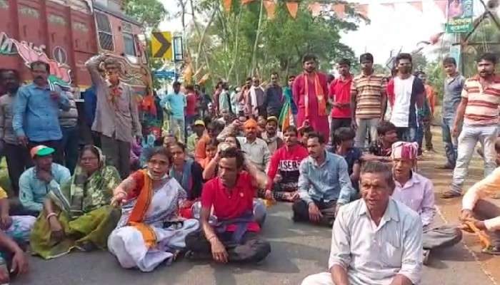 খেজুরিতে শুভেন্দুর পদযাত্রায় &#039;হামলা&#039;, বিধায়কের ভাইকে অপহরণের অভিযোগ