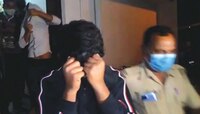 স্কুল থেকে বেরতেই রিভালবার নিয়ে হামলা, ক্লাসে ঢুকে প্রাণ বাঁচাল নবম শ্রেণির পড়ুয়া