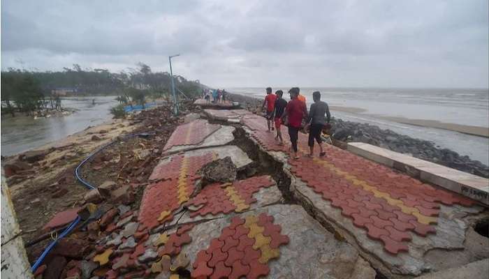 Jawad Cyclone: ইয়াসের স্মৃতি উসকে পূর্ব মেদিনীপুরে আতঙ্ক জাগাচ্ছে 'জাওয়াদ' Jawad Cyclone: ইয়াসের স্মৃতি উসকে পূর্ব মেদিনীপুরে আতঙ্ক জাগাচ্ছে 'জাওয়াদ'