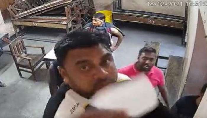KMC Election 2021: বেলেঘাটায় CCTV-তে 'স্টিকার'! ছাপ্পা ভোটের অভিযোগ Amit Malviya-র