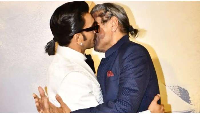 Viral Picture: Kapil-এর ঠোঁটে ঠোঁট চেপে Ranveer Singh-এর &#039;লিপ লক&#039;, উত্থাল সোশ্যাল মিডিয়া 