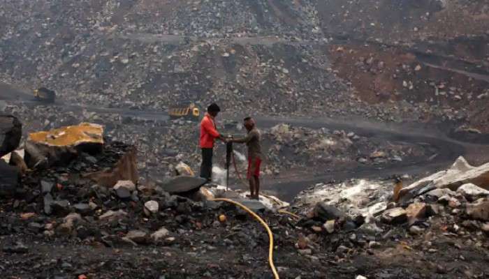 Asansol Mine: বন্ধ খনিতে আগুন, ধসে তলিয়ে গেলেন ECL আধিকারিক