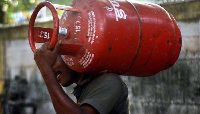 Fast Cylinder Delivery: বুকিংয়ের ২ ঘণ্টার মধ্যে এবার বাড়িতে LPG সিলিন্ডার! 