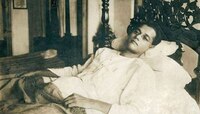 হৃদয়ে রক্তাক্ত ক্ষতের বীভৎসতা নিয়েই মহা-কালের দিকে মৃত্যুহীন এক যাত্রা তাঁর