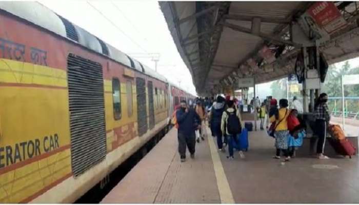 Digha Train: দিঘায় যেতে চান? পর্যটকদের স্বাচ্ছন্দ্য দিতে এবার নয়া সাজে দিঘা-কান্ডারি এক্সপ্রেস