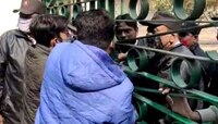 কবে খুলবে Visva-Bharati? ক্যাম্পাসে বিক্ষোভ পড়ুয়াদের, ধস্তাধস্তি-মারধর