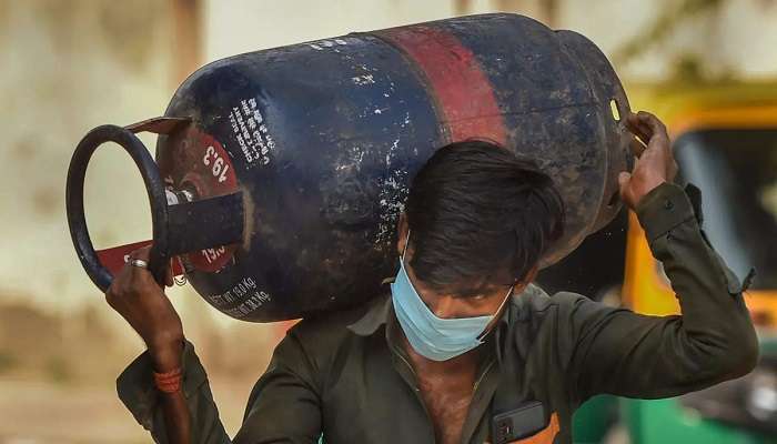 LPG Price: বাজেট পেশের সকালেই কমল LPG-র দাম