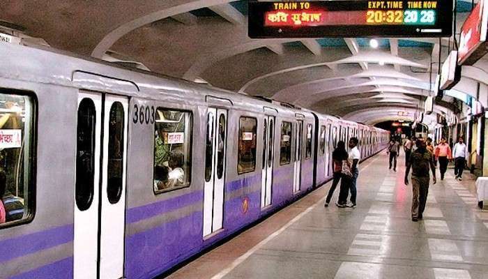 Metro Rail: মেট্রোর লাইনে &#039;ফাটল&#039;! অফিস টাইমে ভোগান্তি নিত্য যাত্রীদের