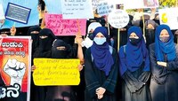 অপেক্ষা রায়দানের, ধর্মীয় পোশাকে 'না' কর্নাটক হাইকোর্টের