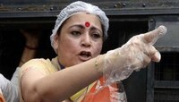 অগ্নিমিত্রা পালের বাড়ির সামনে মোতায়েন পুলিস, গাড়ি ঘিরে রাখার অভিযোগ 