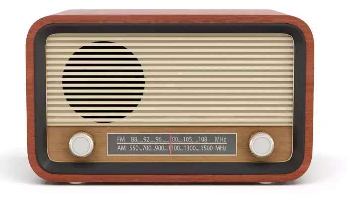 World Radio Day: বে-তার রেডিয়ো আজও অলক্ষ্যে জড়িয়ে দেশবাসীর মনের তরঙ্গে