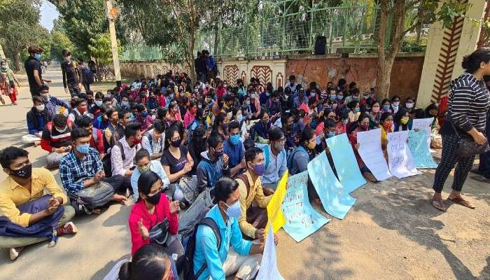 বিশ্বভারতীতে অবস্থান বিক্ষোভ, যৌথ আন্দোলনে বাম ছাত্র সংগঠন ও TMCP