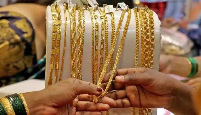 Gold Price: এবার সোনার দাম ধরাছোঁয়ার বাইরে, চলতি সপ্তাহেই আসতে পারে দু:সংবাদ