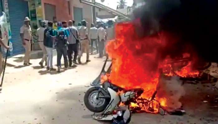 Karnataka: বজরং দল কর্মী খুনে উত্তাল কর্ণাটকের শিবমোগ্গা, বন্ধ করে দেওয়া হল স্কুল-কলেজ