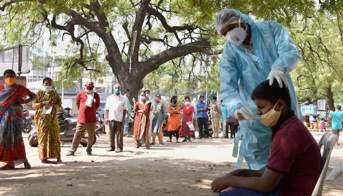 Coronavirus: দেশে কমল করোনা, স্বস্তি দিচ্ছে অ্যাক্টিভ কেসের নিম্নমুখী গ্রাফ 