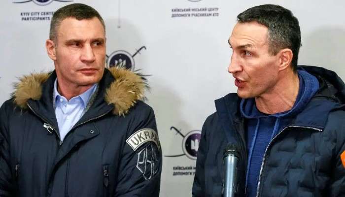 Russia-Ukraine War: Russia-র বিরুদ্ধে অস্ত্র তুলে নিলেন বক্সিং কিংবদন্তী Wladimir এবং Vitali Klitschko