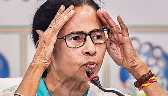 Mamata Banerjee: আচমকাই &#039;ডিসেন্ড&#039; মুখ্যমন্ত্রীর বিমানে; বারাণসী থেকে ফেরার পথে বিপত্তি 