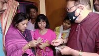 নিহত তৃণমূল কাউন্সিলরের বাড়িতে Madan Mitra, পরিবারের পাশে থাকার আশ্বাস