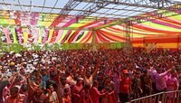 দোলে ভ্রাতৃত্বের বার্তা মোদীর, শুভেচ্ছা মমতার; সম্প্রীতির রঙে রাঙালেন নাকভি