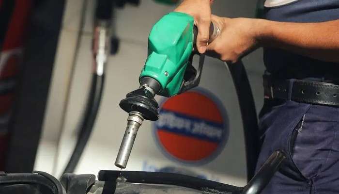 Fuel price Hike: মহার্ঘ্য হল জ্বালানির দাম, কলকাতায় ১০৫ টাকা পেরল পেট্রল 