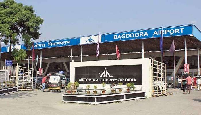 Bagdogra Airport: বাগডোগরা বিমানবন্দরে ফের ফাটল, বন্ধ উড়ান