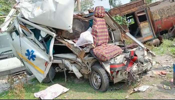 Siliguri Accident: অ্যাম্বুল্যান্স-লরির মুখোমুখি সংঘর্ষে &#039;মর্মান্তিক&#039; পরিণতি গর্ভবতীর