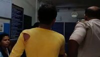 রাস্তায় মহিলার সঙ্গে 'আপত্তিকর অবস্থায়' বড় ছেলে, প্রতিবাদ করে 'চরম' পরিণতি মা'র