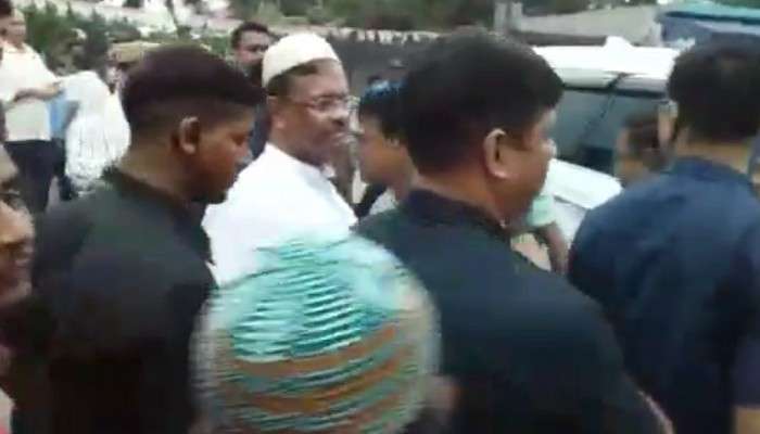 Anish Khan:  আনিসের গ্রামে ঢোকার মুখে 'গো-ব্যাক' স্লোগান, বিক্ষোভের মুখে Firhad