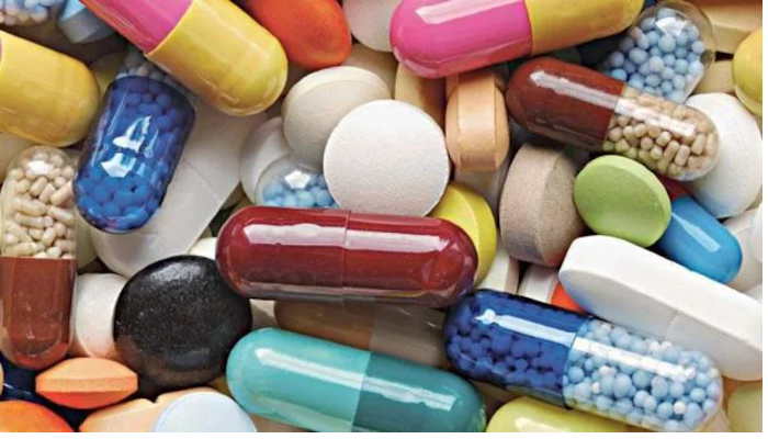 Essential Medicines: মহার্ঘ হতে চলেছে ৮০০টি জীবনদায়ী ওষুধ, মাথায় হাত মধ্যবিত্তের