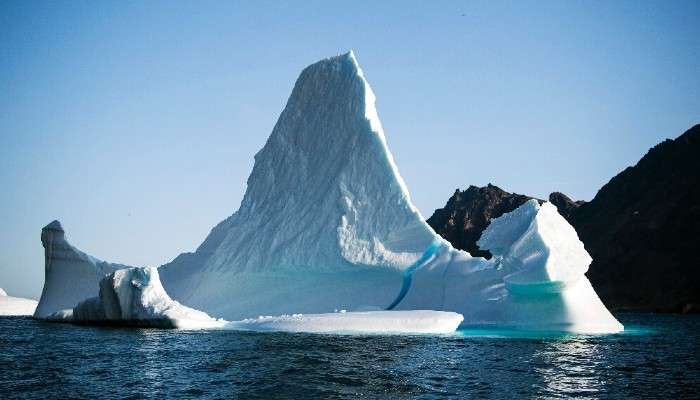 Antarctica: ভেঙেছে বেঙ্গালুরুর আকারের এক বরফচাঁই! জলের তোড়ে ভেসে যাবে দেশ! 