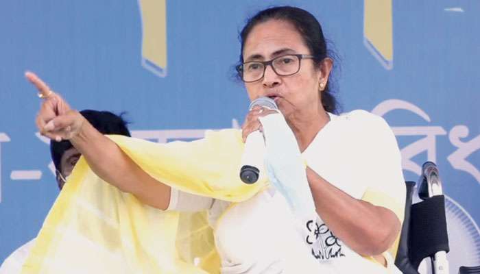 Mamata in Darjeeling: &#039;পাহাড়ের মানুষের দিল্লির লাড্ডুর প্রয়োজন নেই&#039;, দার্জিলিংয়ে বিজেপিকে নিশানা মমতার