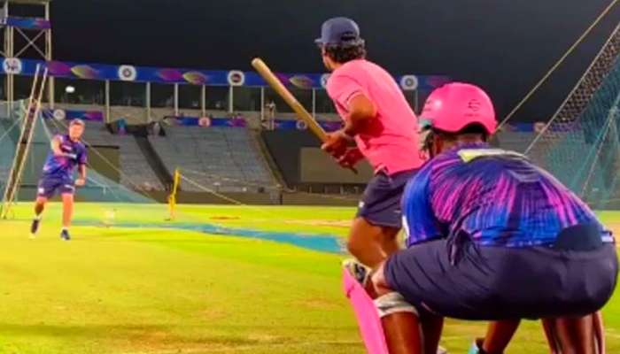 IPL 2022: Kumar Sangakkara-র থেকে উইকেটকিপিংয়ের পাঠ নিচ্ছেন Sanju Samson-WATCH