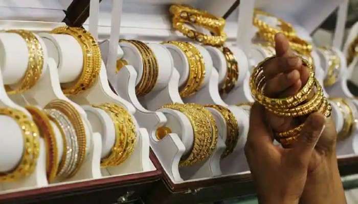 Gold price: ক্রমাগত পতন সোনার দামে! জেনে নিন কত হল আপনার শহরে